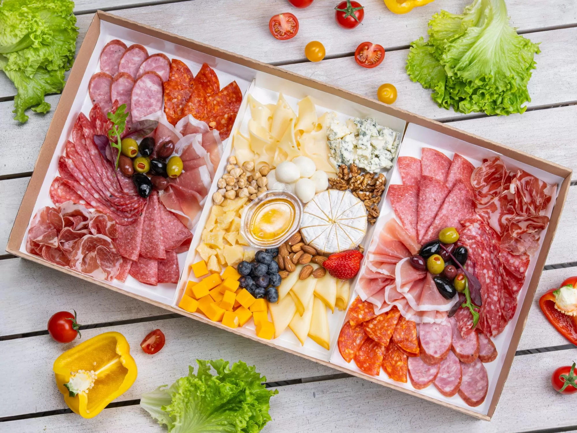 Set de cascaval si salam Deluxe Charcuterie Box