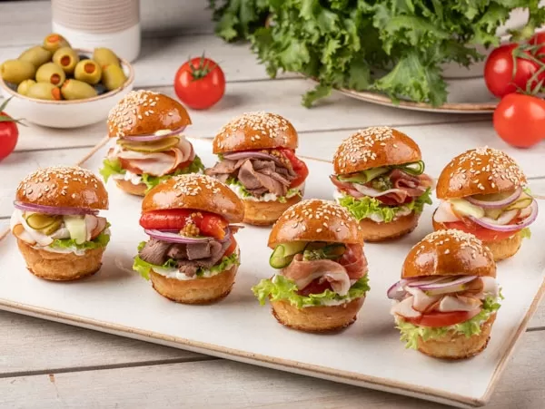 Meat Aperitivo's mini burger set 