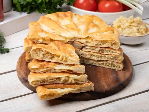 Skillet placindas with potatoes