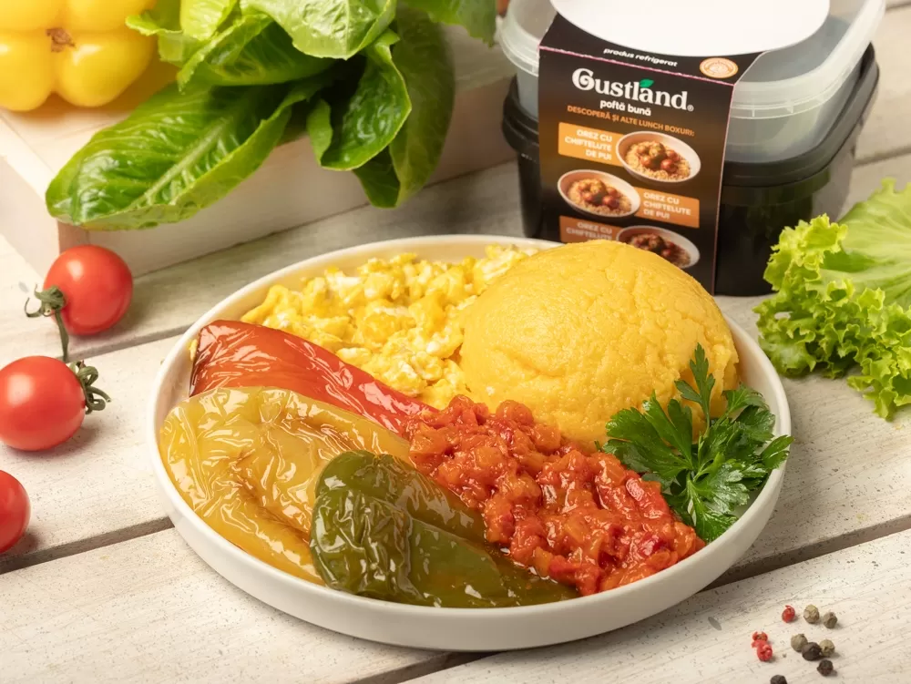 Lunch box Mamaliga cu scrob si ardei in stil moldovenesc 
