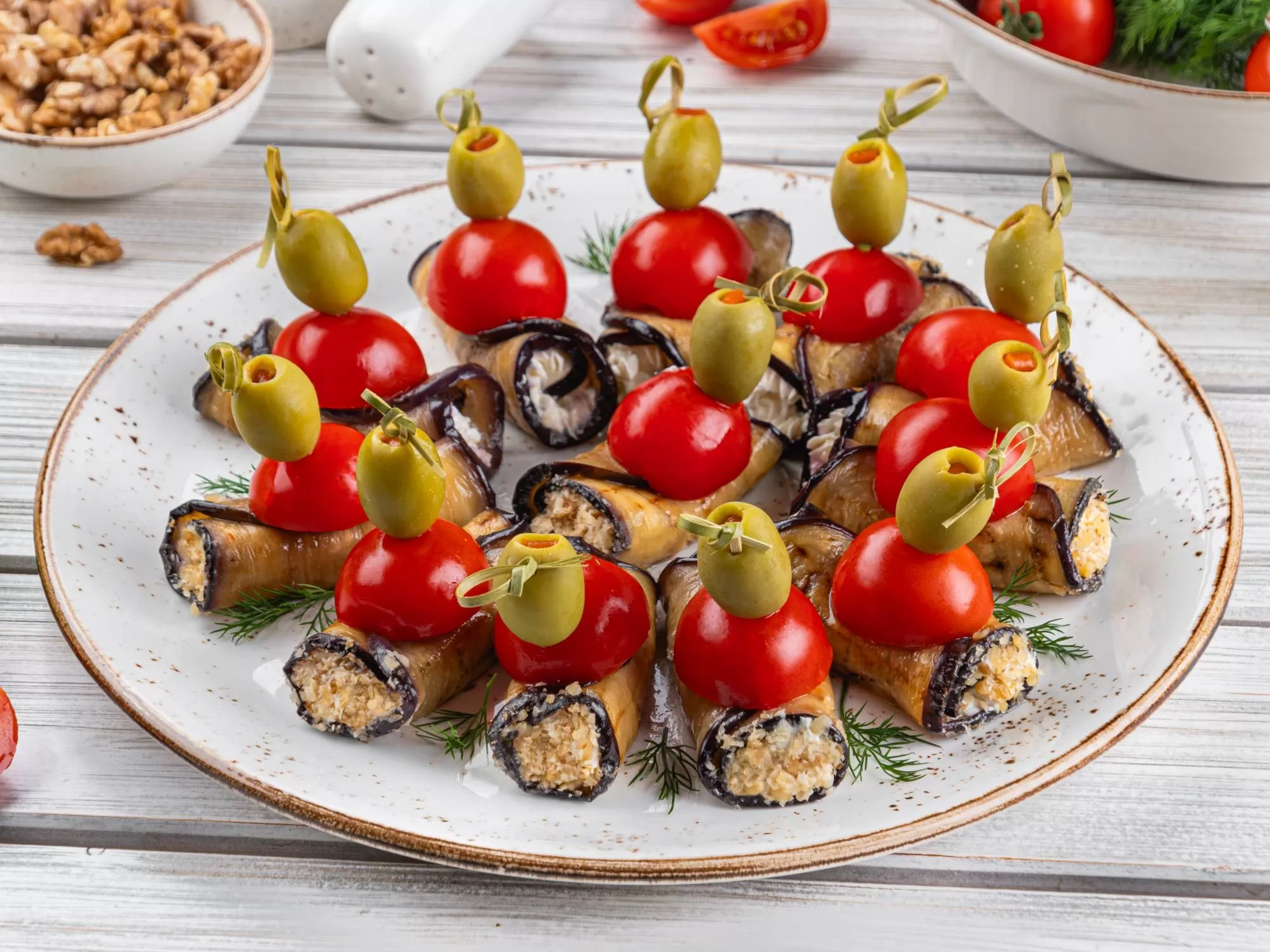 Рулетики из баклажан