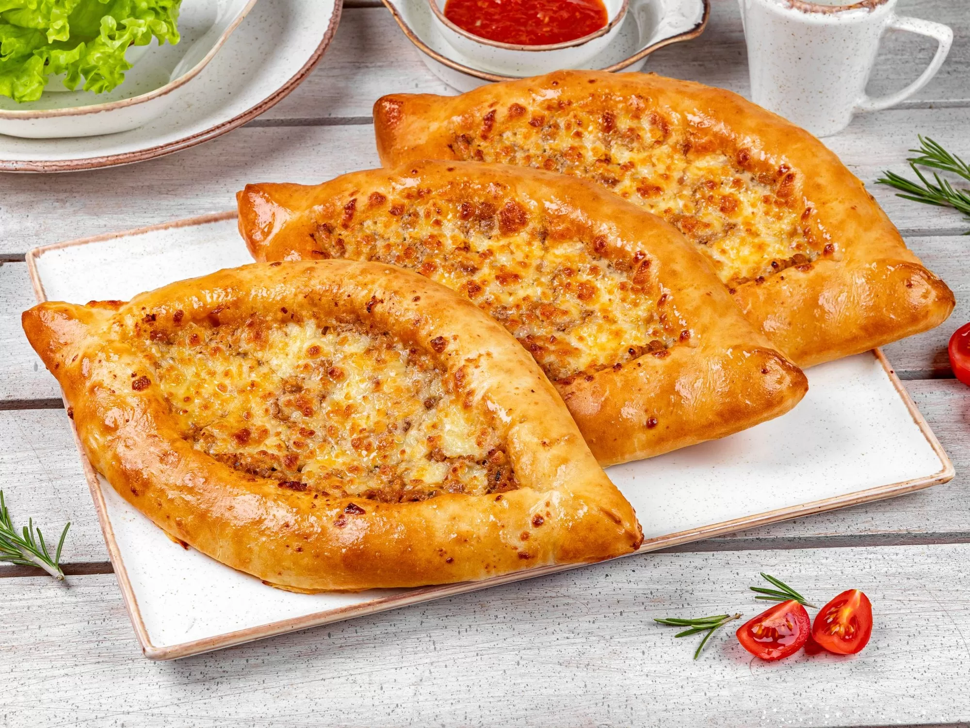 Khachapuri cu carne 