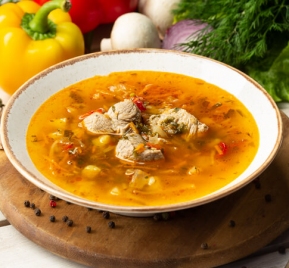  Ciorba cu varză proaspătă și carne de porc