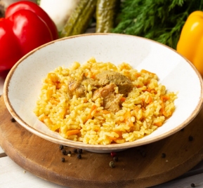 Pilaf cu carne de porc