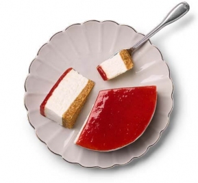 Strawberry light cheesecake