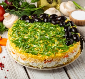  Salată Mimoza în straturi 