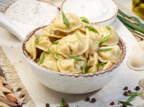 Pelmeni cu carne de  vită și porc